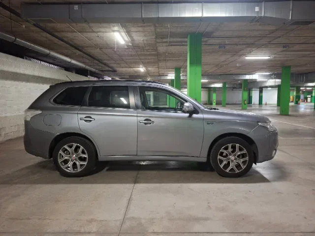 MITSUBISHI Outlander PHEV 2.0 203 Motion 4WD 5p S/S Aut