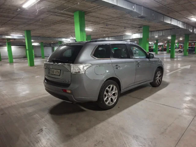 MITSUBISHI Outlander PHEV 2.0 203 Motion 4WD 5p S/S Aut